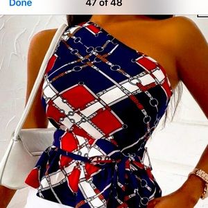 Chain print One shoulder belted top ❤️
